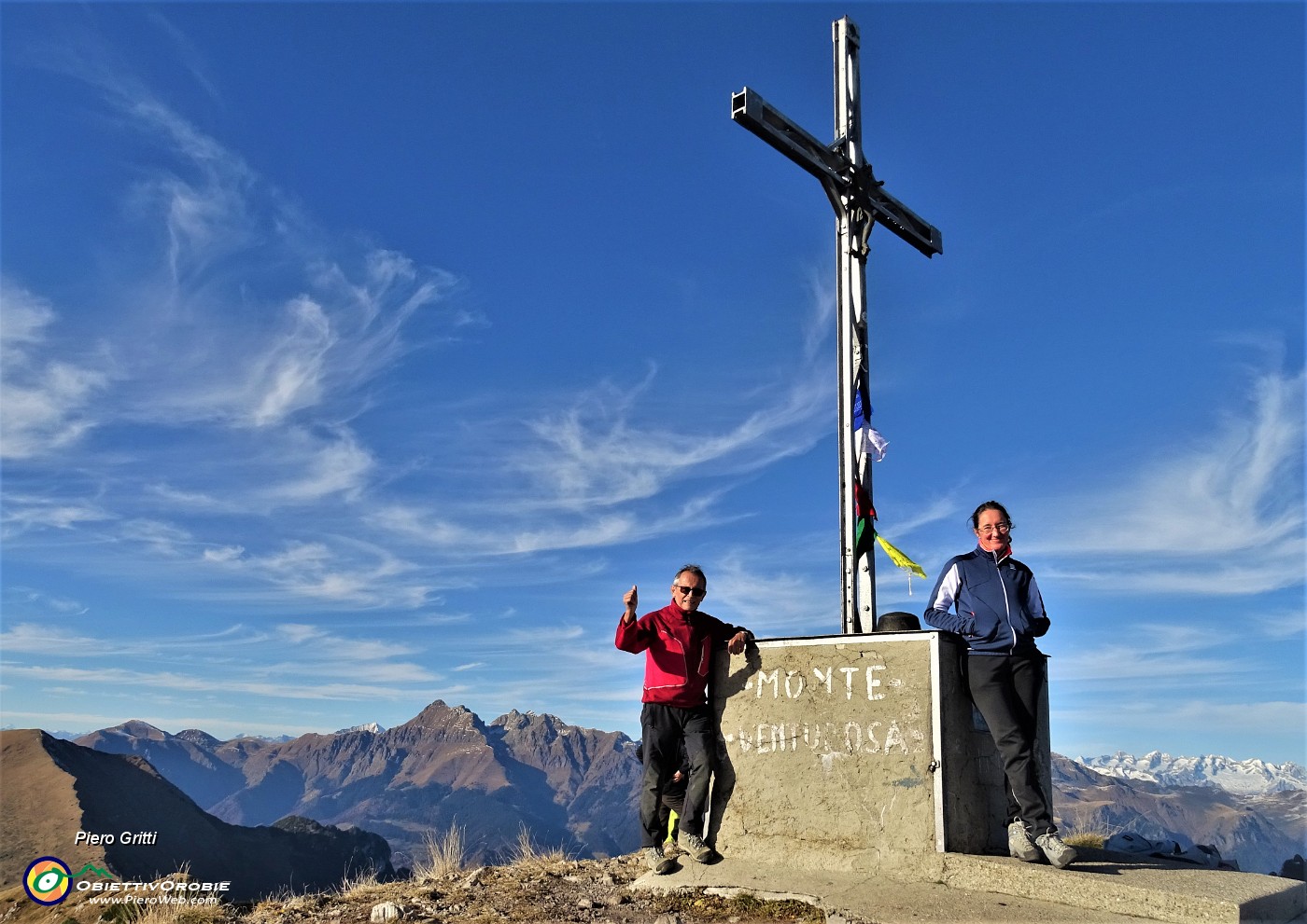 68 Alla croce di vetta del Venturosa (1999 m).JPG